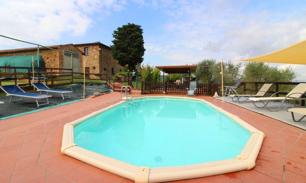 Torrita di Siena Villa | Villa in a very panoramic position situated halfway between Torrita di Siena and Montepulciano. Priv