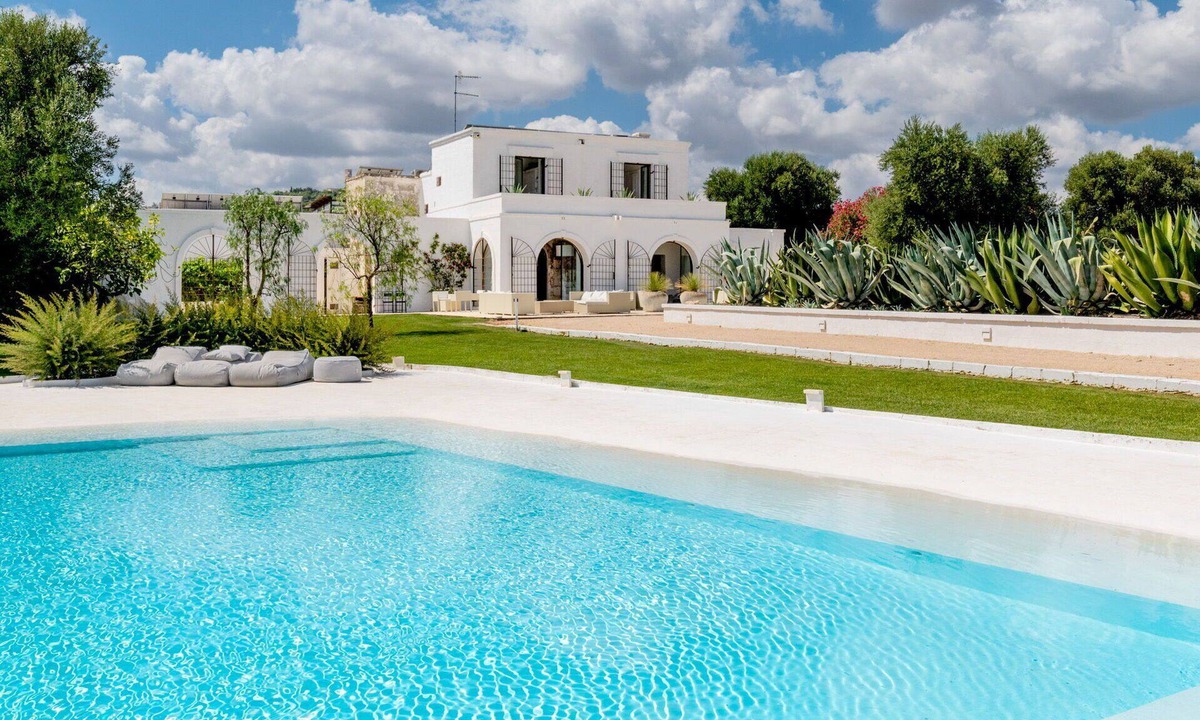 Ostuni Villa | Villa in Ostuni with 9 bedrooms sleeps 18