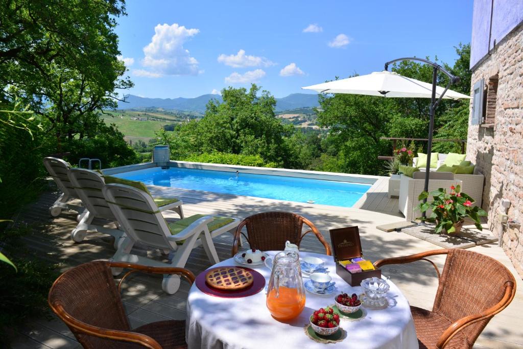 Fabriano Villa | villa la chiesetta - private pool - Borgo Canapegna