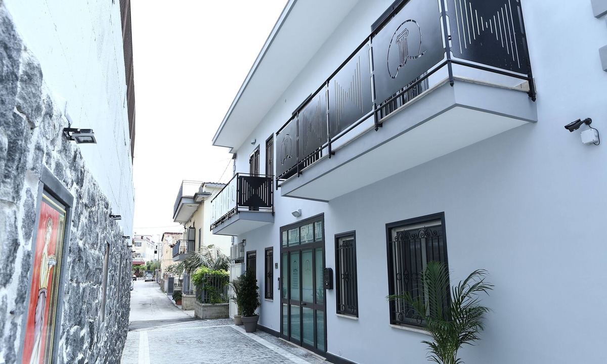 Pompei Apartment | Villa Magiola - Two-room apartment Briseide at 200 meters from the Pompeii excavations Parking for free