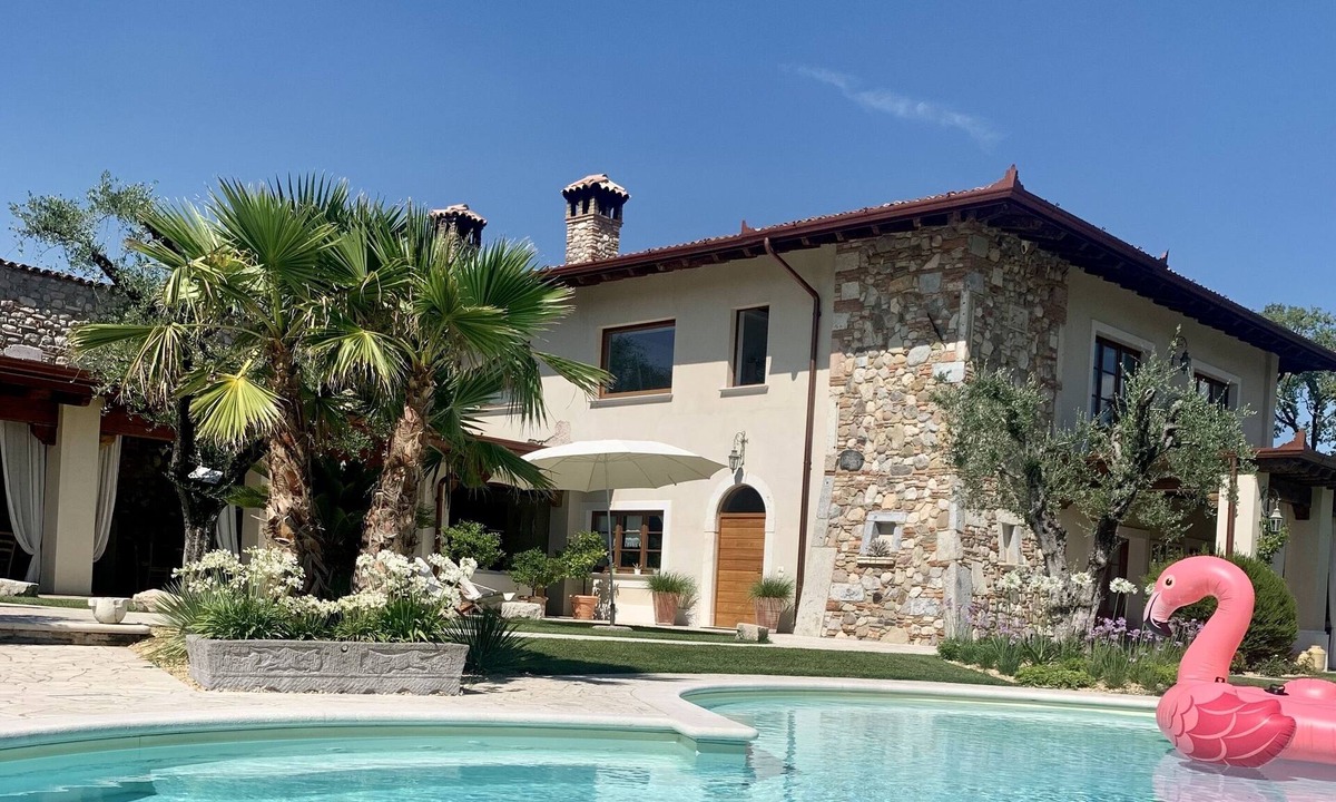 Villa Mario Garda Salò Italy Privacy | Cunettone-villa