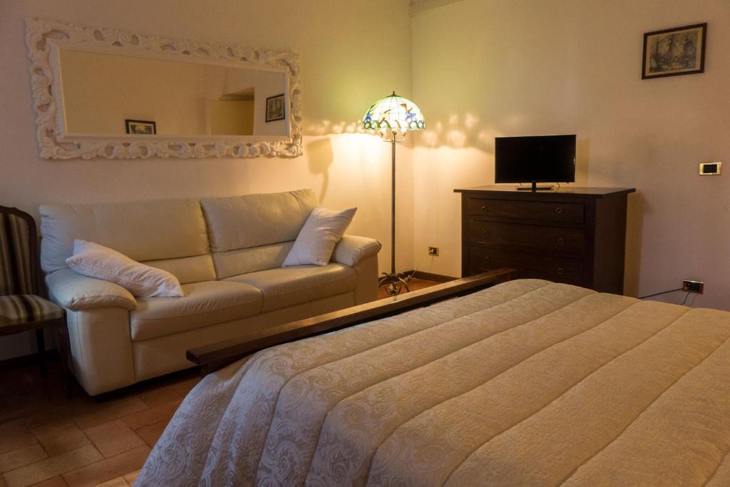 Monterubbiano Hotel | Villa Montotto