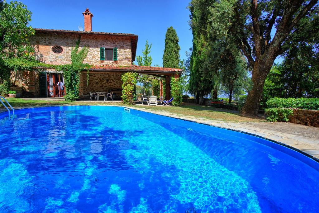 Cavriglia Villa | Villa Ulivacci by PosarelliVillas