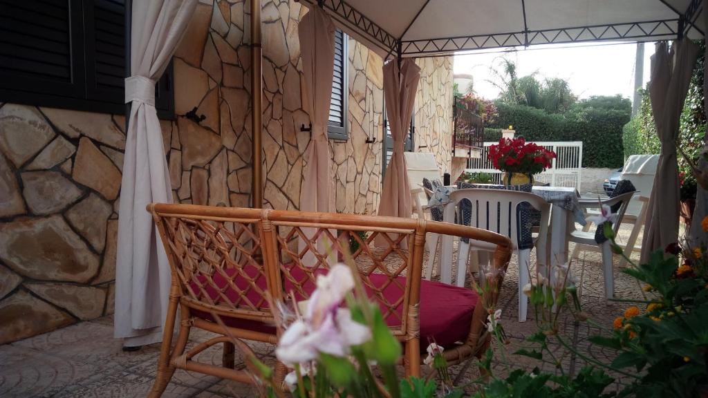 Noto House | Villetta Mare Romanica