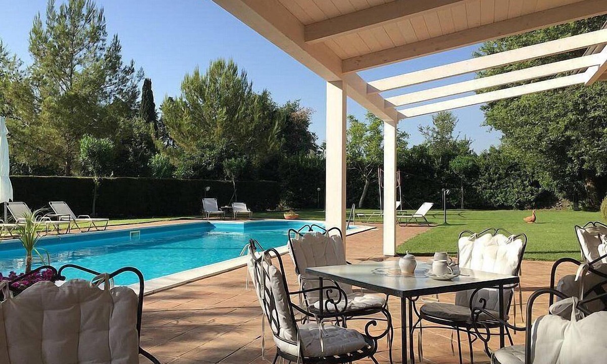 Piedimonte Etneo House | Villino Il Gabbiano: A welcoming cottage situated on the eastern slopes of Mount Etna, with Free WI-FI.