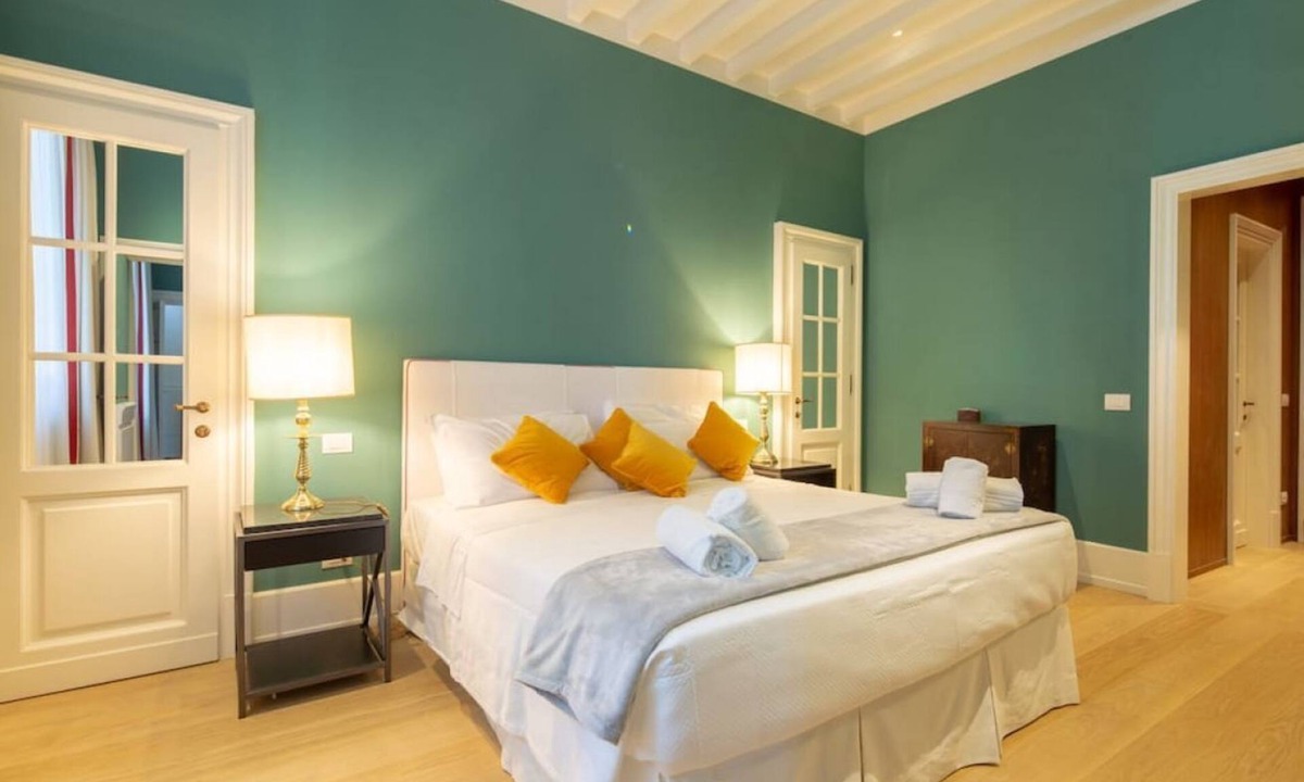 San Niccolo Apartment | Villoresi Apt. 1 Stunning, newly-renovated designer apartment