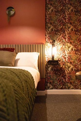 Londonderry Apartment | Violet Suite Apartments