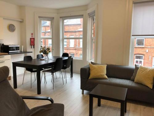 Wellesley Avenue | Queens Quarter