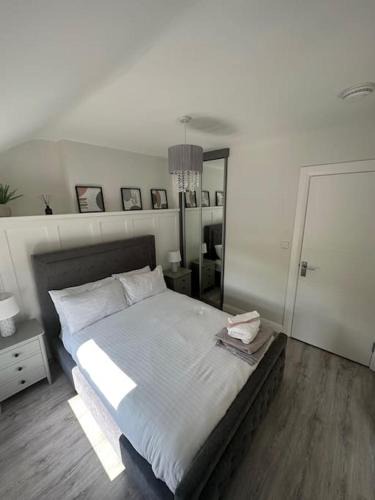 Bogside Apartment | Westland Suites - Stylish, Modern, Elegant, Central Apartments