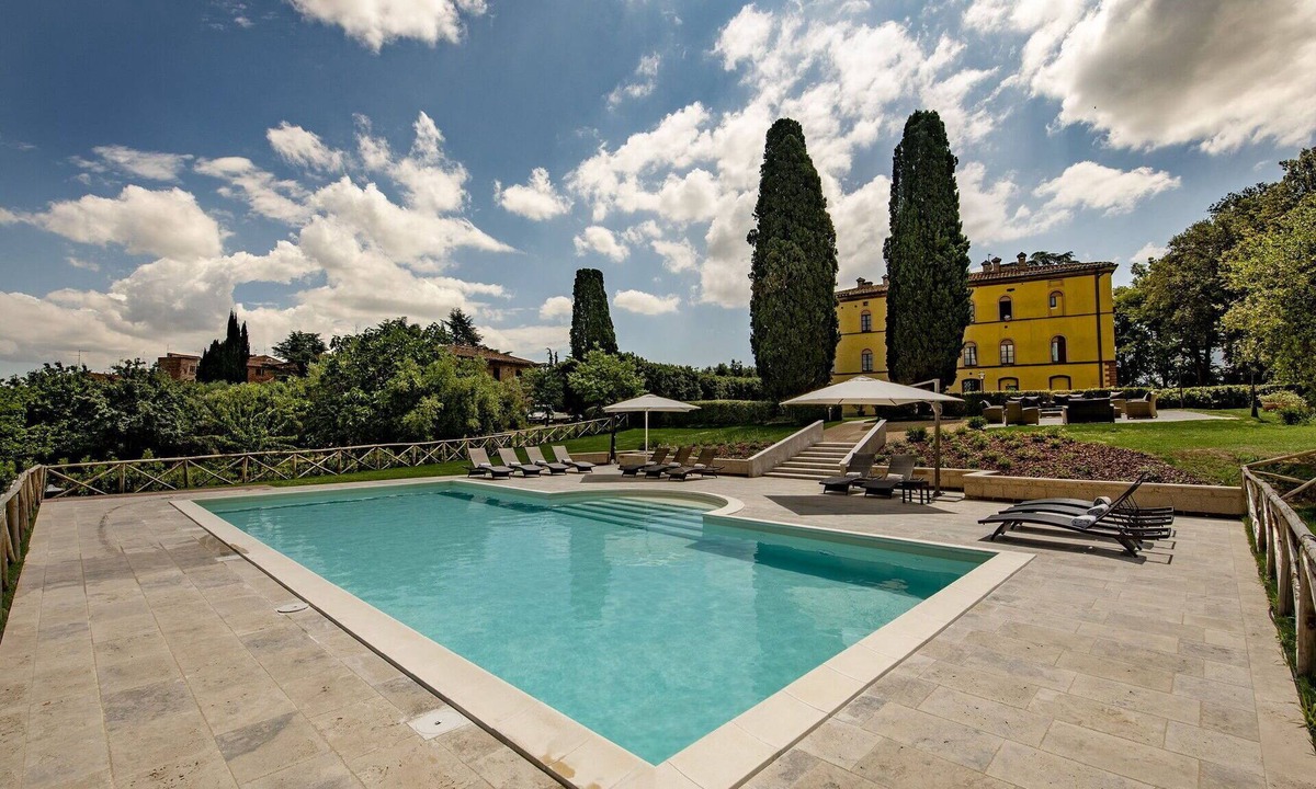 Torrita di Siena Villa | Wonderful private villa with A/C, WIFI, hot tub, private pool, TV, patio, close to Montepulciano