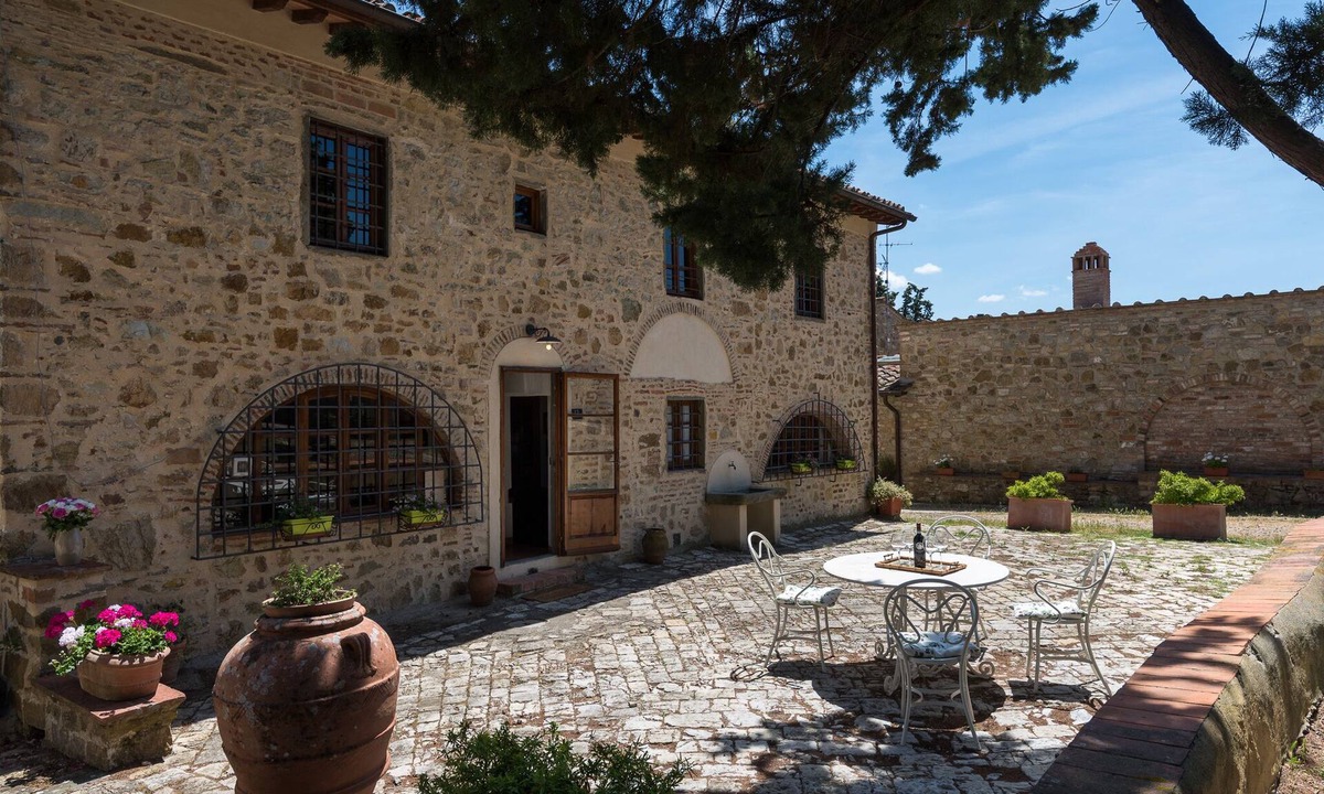Impruneta House | Wonderful Tuscan farmhouse with large spaces and panoramic views