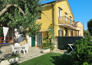 130 m² Apartment ∙ 3 bedrooms ∙ 6 guests
