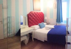 1390 ft² Shared room