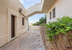 2 bedroom accommodation in Arbus