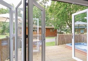 2 bedroom accommodation in Cotswolds