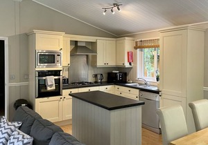 2 bedroom accommodation in Cotswolds