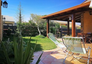2 bedrooms, 2 Bathrooms Villa, near the Sea, Garden, AC, 10 minutes from Cefalu