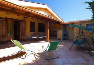 2 bedrooms, 2 Bathrooms Villa, near the Sea, Garden, AC, 10 minutes from Cefalu