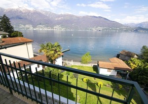 3 bedroom apartment in small residence on the beach