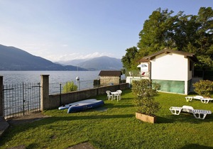 3 bedroom apartment in small residence on the beach