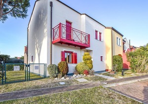 3 bedroom accommodation in Aprilia Marittima