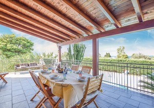 3 bedroom accommodation in Altavilla Milicia PA
