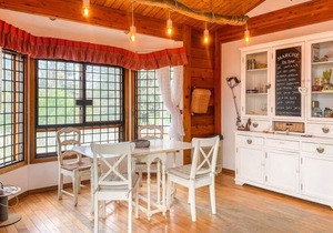 4 bedroom accommodation in Manziana