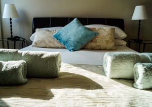 A stroll in the Royal Park - luxury on the edge of Queen's Palace & City Centre