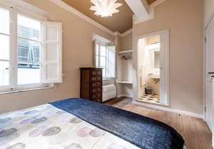 Affordable suite with a view - Heart of Lucca, 2 baths, 3 SmartTV