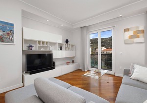 AMAZING NEW LUXURY APARTMENT - SORRENTO CENTER