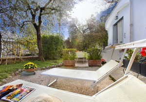 AMORE RENTALS - Casa Punta del Capo with Private Terrace and Parking
