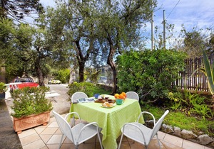 AMORE RENTALS - Casa Punta del Capo with Private Terrace and Parking