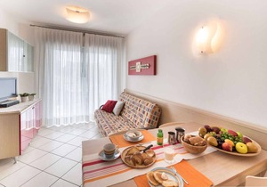 Apartement mit Klimaanlage und Balkon