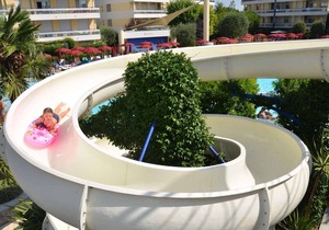 Apartement mit Klimaanlage und Balkon