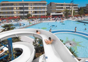 Apartement mit Klimaanlage und Balkon