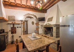 Apartment Casale Rosennano - Scuderie with Shared Garden & Wi-Fi
