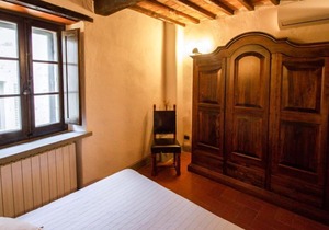 Apartment Casale Rosennano in San Gusmé - 4 persons, 2 bedrooms
