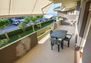 Apartment Green Marine- Palme- Ismare-2 by Interhome