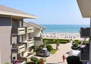 Apartment Green Marine- Palme- Ismare-2 by Interhome