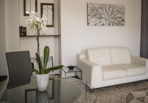 Apartment in 18th century villa with terrace and wonderful views over Lake Orta