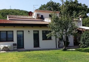 Apartment in a winery in the countryside with pool and breathtaking view