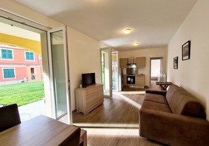 Apartment L with private large garden