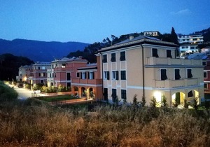 Apartment L with private large garden