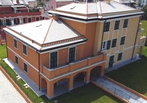 Apartment L with private large garden
