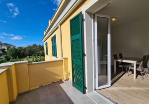 Apartment O with private balcony