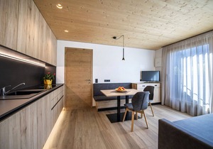 Apartments Dami 165A