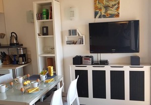 Attractive 3½ room apartment with 2 balconies, pool and dream lake view