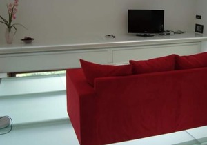 Attractive 3½-room apartment with 2 balconies, pool and dream view