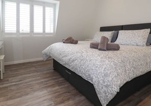 BEACHVIEW APARTMENT 9, pet friendly, with a garden in Crantock