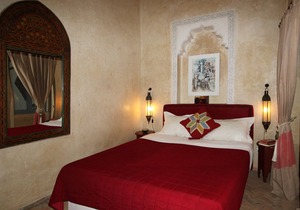 Beautiful riad for 6-8 persons, quiet, central, 5mn walk to the sea